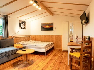 Wohnbereich mit Esstisch