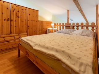 Schlafzimmer 2