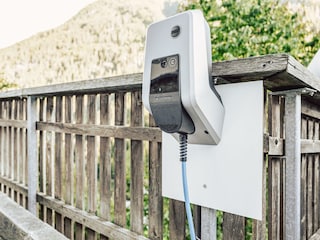 e-Ladestation beim Haus