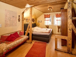 Schlafzimmer 1 mit Boxspringbett