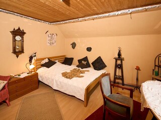 Schlafzimmer 3 mit französischem Bett