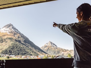 Sommerurlaub, Schnee auf den Gipfeln