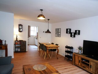 Wohnzimmer mit Essbereich