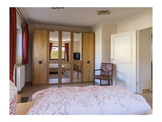 OG Schlafzimmer Schrank
