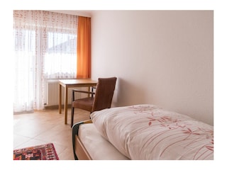 EG Schlafzimmer 1, Schreibtisch
