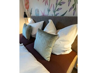 Florales Schlafzimmer (EG)