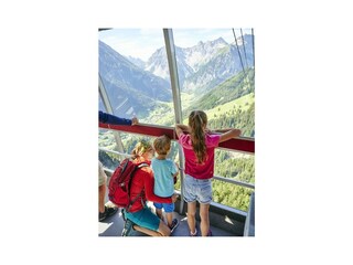 Blick_aus_der_Panoramabahn_Brandnertal_(c)_Alex_Ka