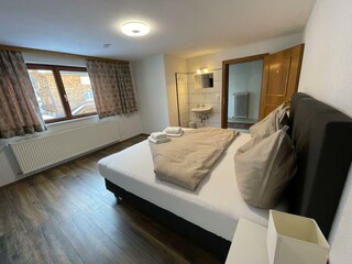 Zimmer 6 - Doppelzimmer mit Gemeinschaftsbad