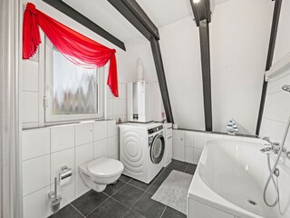 Helles Tageslicht-Badezimmer