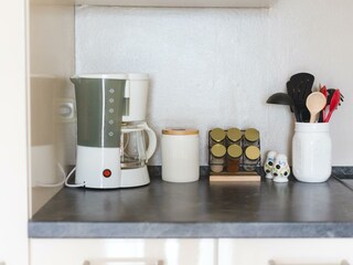 Küche mit Kaffeemaschine
