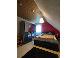 Schlafzimmer 2
