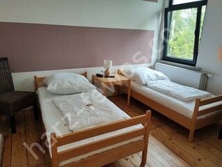 Schlafzimmer (6)