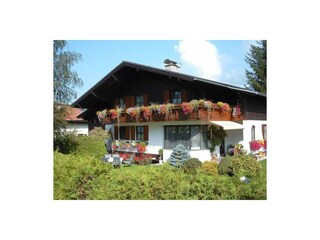 Haus TRIPOLT im Sommer