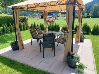 Pavillon zum gemütlichen relaxen im Garten.
