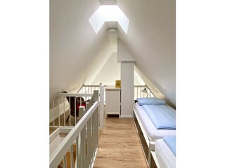 Spitzboden mit 2 Einzelbetten