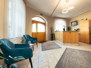 B&B-1_Rezeption_WEB_sRGB_72dpi