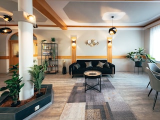 B&B-1_Lounge_WEB_sRGB_72dpi-3