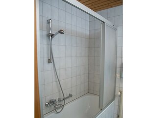 Bad mit Badewanne