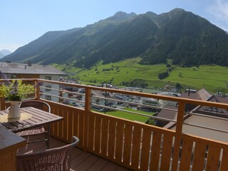 Top 2*   Balkon Aussicht  ins Zentrum