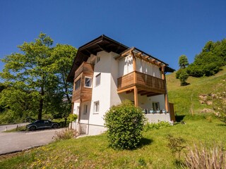 Blick vom Garten aufs Haus