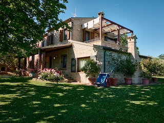 Villa Serrungarina Outdoor Recording 19