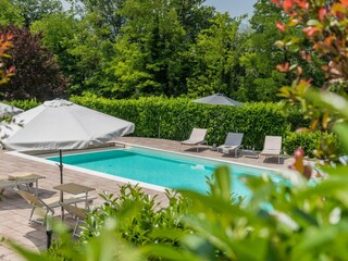 Villa Margot – Pool mit Zugang über römische Treppen