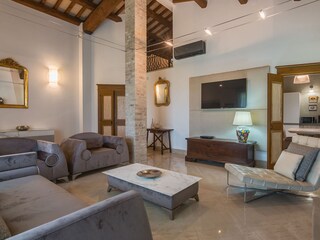 Villa Margot - Living room with sofas and TV area