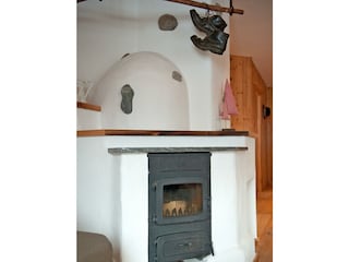 Feldingalm-Hofgastein-Wohnbereich-Kachelofen