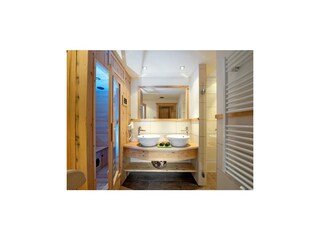 Feldingalm-Hofgastein-Badezimmer-Chalet