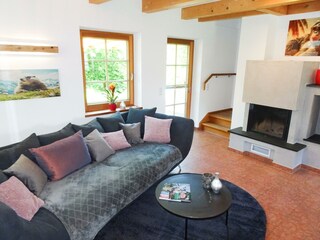 20250519_Wohnbereich Kamin