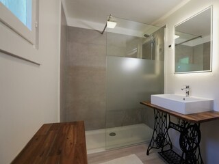 Badezimmer OG begehbare Dusche