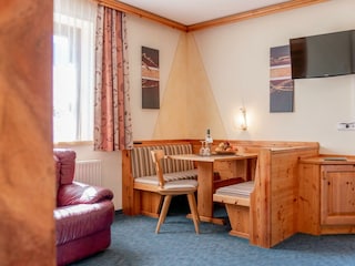 hotel-unterreith_studio-fageralm_Fageralm-Tisch