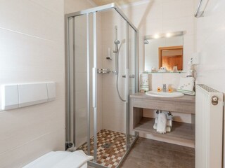 hotel-unterreith_fz-gasselhoehe_FZ-Bad-1