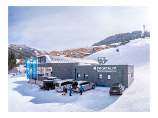 aussenansicht-winter-Hotel_Unterreith_Winter2026_H