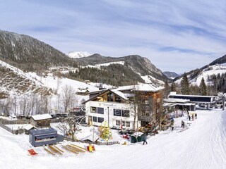 aussenansicht-winter-Hotel_Unterreith_Winter2026_H