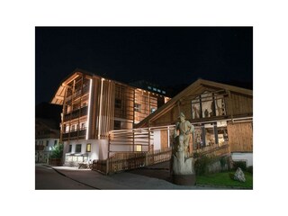 Ateiler Garni Astei nachts