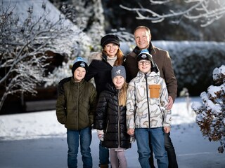 241123-Vorderegger-Familienshooting-8842-Bearbeite