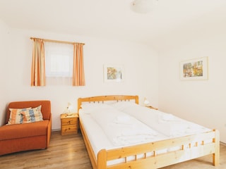 2_chalet_natalie_by_we_rent_bedroom