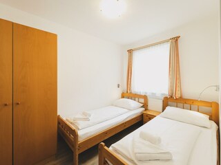 17_chalet_natalie_by_we_rent_bedroom