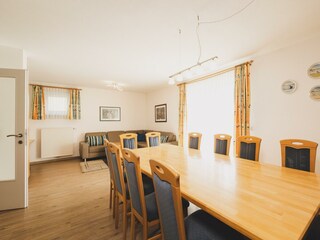 11_chalet_natalie_by_we_rent_dining