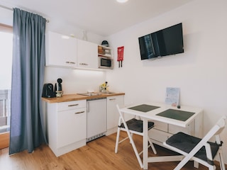 16_Apartments_Haus_Altenberger_studio_kitchen_3