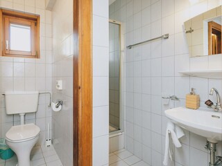 4_Apartments_Haus_Altenberger_Seeblick_bathroom