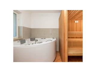 Jacuzzi und Sauna