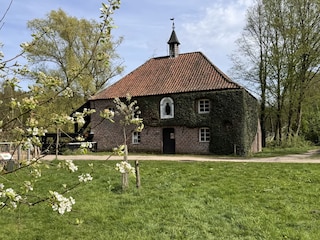 Besuchen Sie die Wassermühle „De Leumolen“ im Leudal