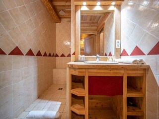 Chalet Huez Features 8