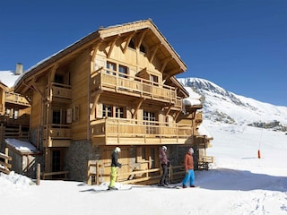 Chalet Huez Outdoor Recording 1