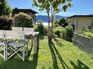 Garten und Outdoor Tisch mit Seeblick