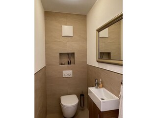 2 Badezimmer und 2 Toiletten