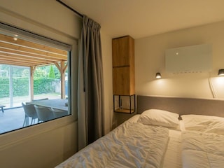 Schlafzimmer 1 mit Doppelbett (160x200)