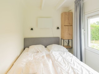 Schlafzimmer 2 mit Doppelbett (160x200)